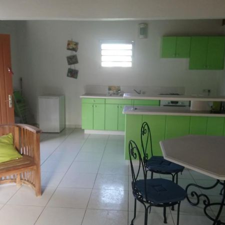 Labe Kaz Kreyol Studio Le Moule Exterior photo